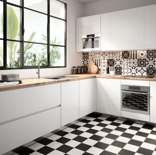 A2313 1 - Cerdomus Tile Studio Quality Tiles - April 8, 2022 Sant Agostino 20x20 Patchwork B&W Mix Matt P3 A2313