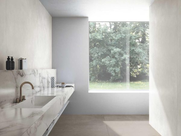 Concrete Look White Lifestyle - Cerdomus Tile Studio Quality Tiles - October 18, 2021 1620x3240x12 Grande White Concrete Natural Panel M0Z2