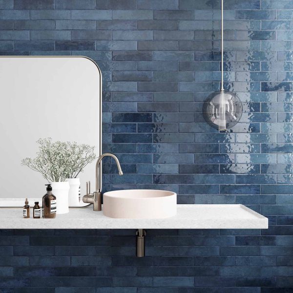 Lingotti Ocean Lifestyle Image - Cerdomus Tile Studio Quality Tiles - September 27, 2022 60x240 Lingotti Navy Blu Gloss L3049