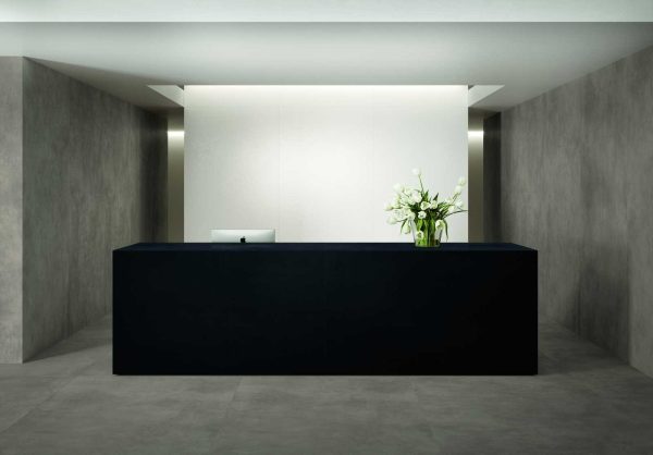 Solid Black m11u Lifestyle - Cerdomus Tile Studio Quality Tiles - October 18, 2021 1620x3240x12 Grande Solid Black Satin Panel M11U